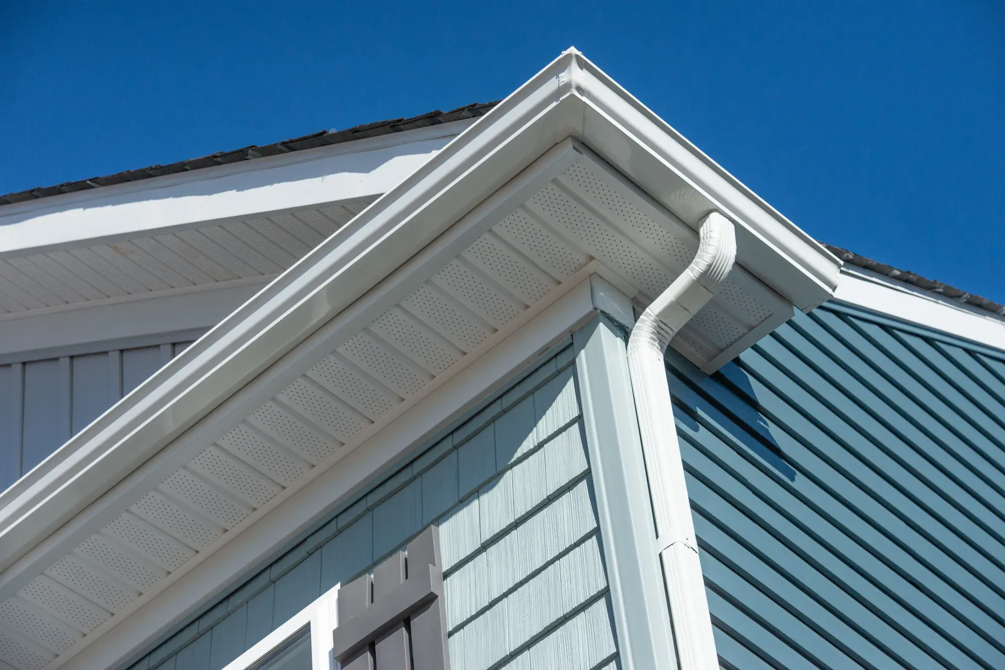 gutters pulling away from fascia during heavy rain, photographed during an inspection